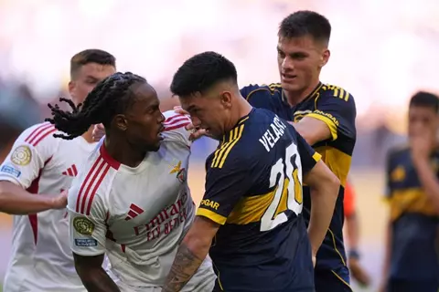 رسميًا.. فيفا يعلن إيقاف ثنائي بوكا جونيورز 4 مباريات.. ولاعب بنفيكا مباراتين